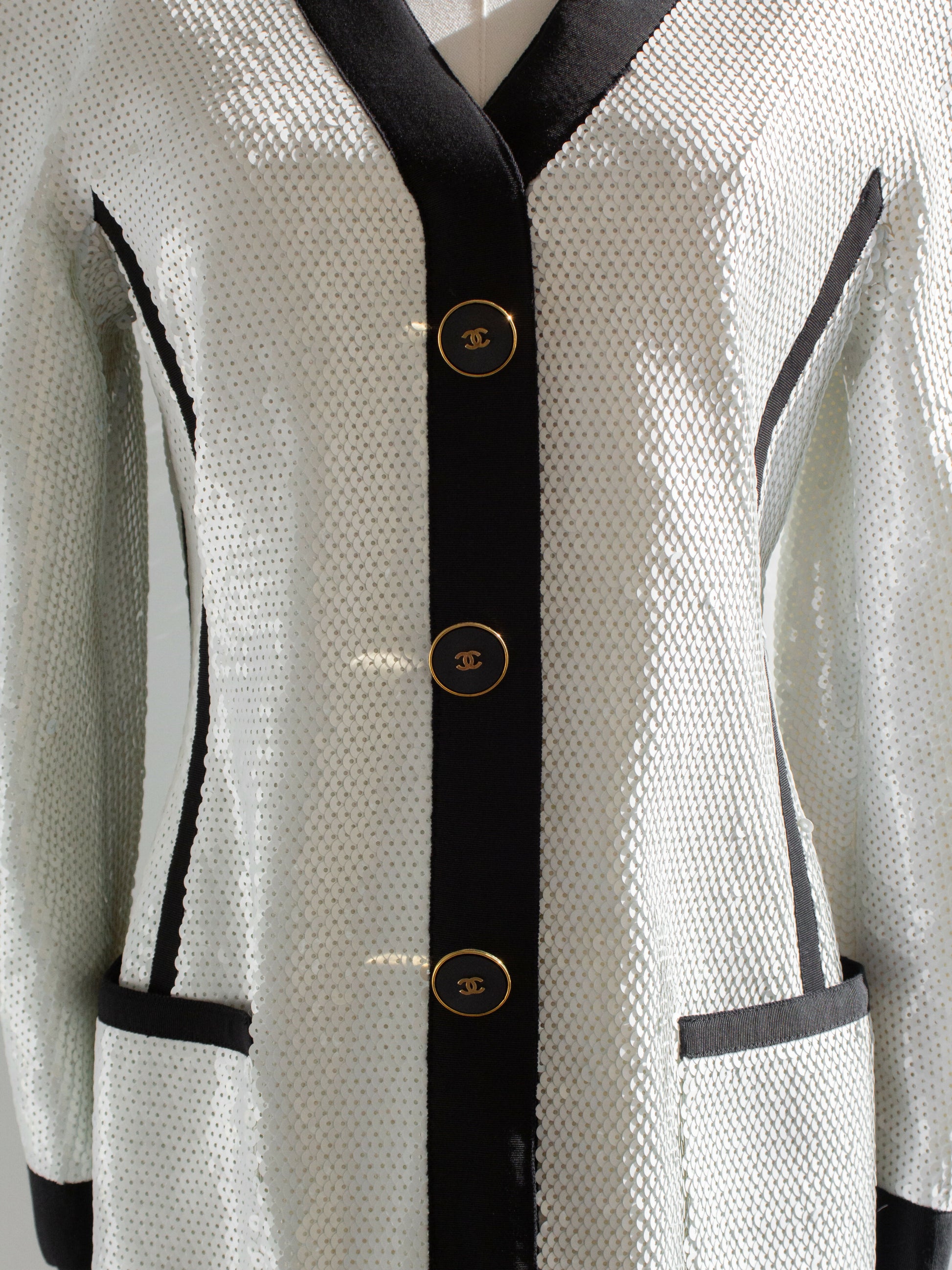 Chanel Vintage S:S 1991 Collector White Black Sequin CC Scuba Jacket 4