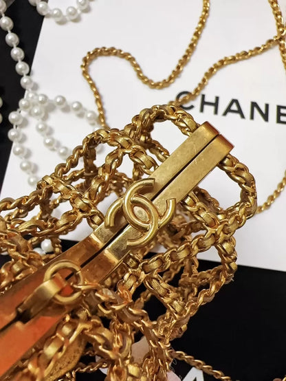 Chanel 23S Gold metal star leather chain bag