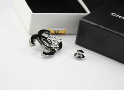 Chanel Vintage 05A Enamel Black CC Leaf Brooch