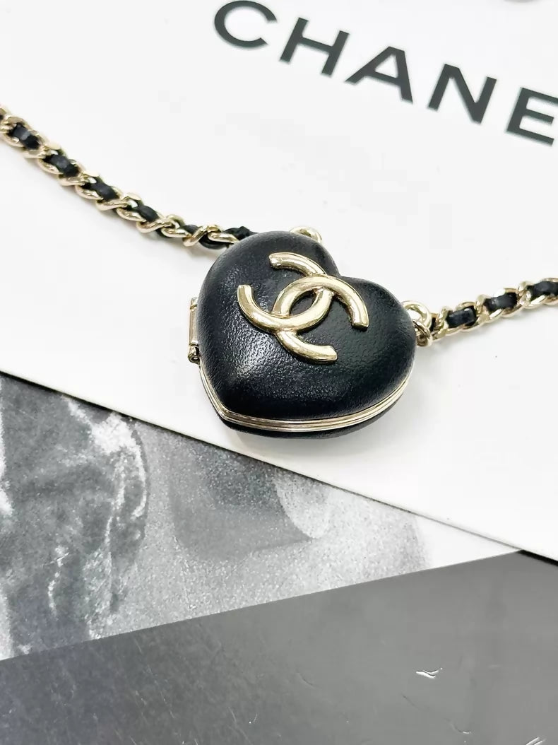 Chanel 22K black and gold heart-shaped lambskin chain necklace