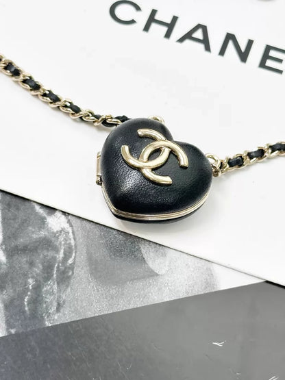 Chanel 22K black and gold heart-shaped lambskin chain necklace