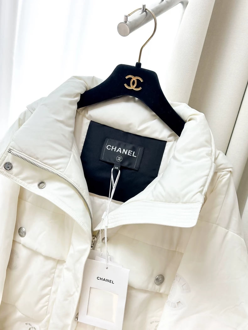 Chanel 21N Coco neige ski white double C down jacket – Wararni.com