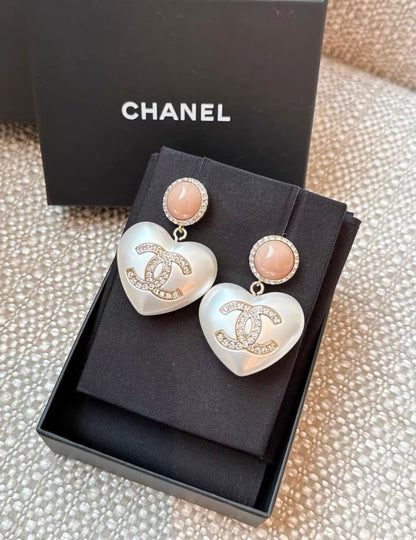 CHANEL Chanel 21B double C bright diamond love earrings large size - Large Fashion Jewellery - Vintage fashion from Wararni