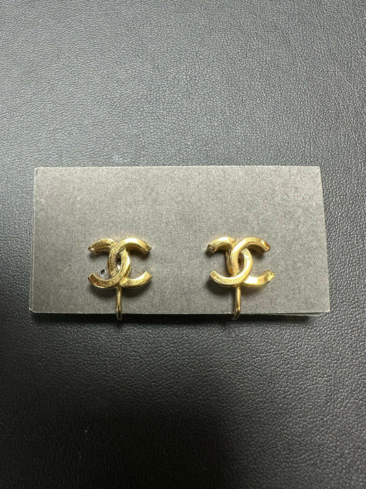Chanel Vintage 71-80 Gold Plated CC Earrings