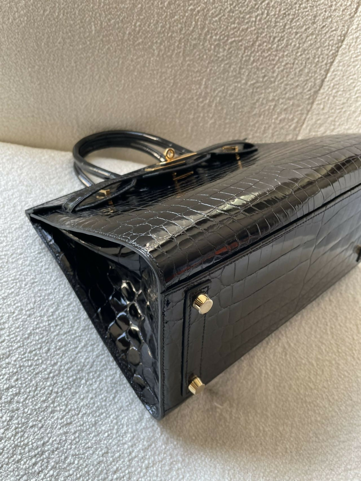 Hermès Birkin 30 Noir / Black Shiny Niloticus Crocodile with Gold Hardware B Stamp