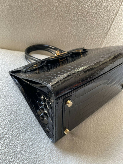 Hermès Birkin 30 Noir / Black Shiny Niloticus Crocodile with Gold Hardware B Stamp