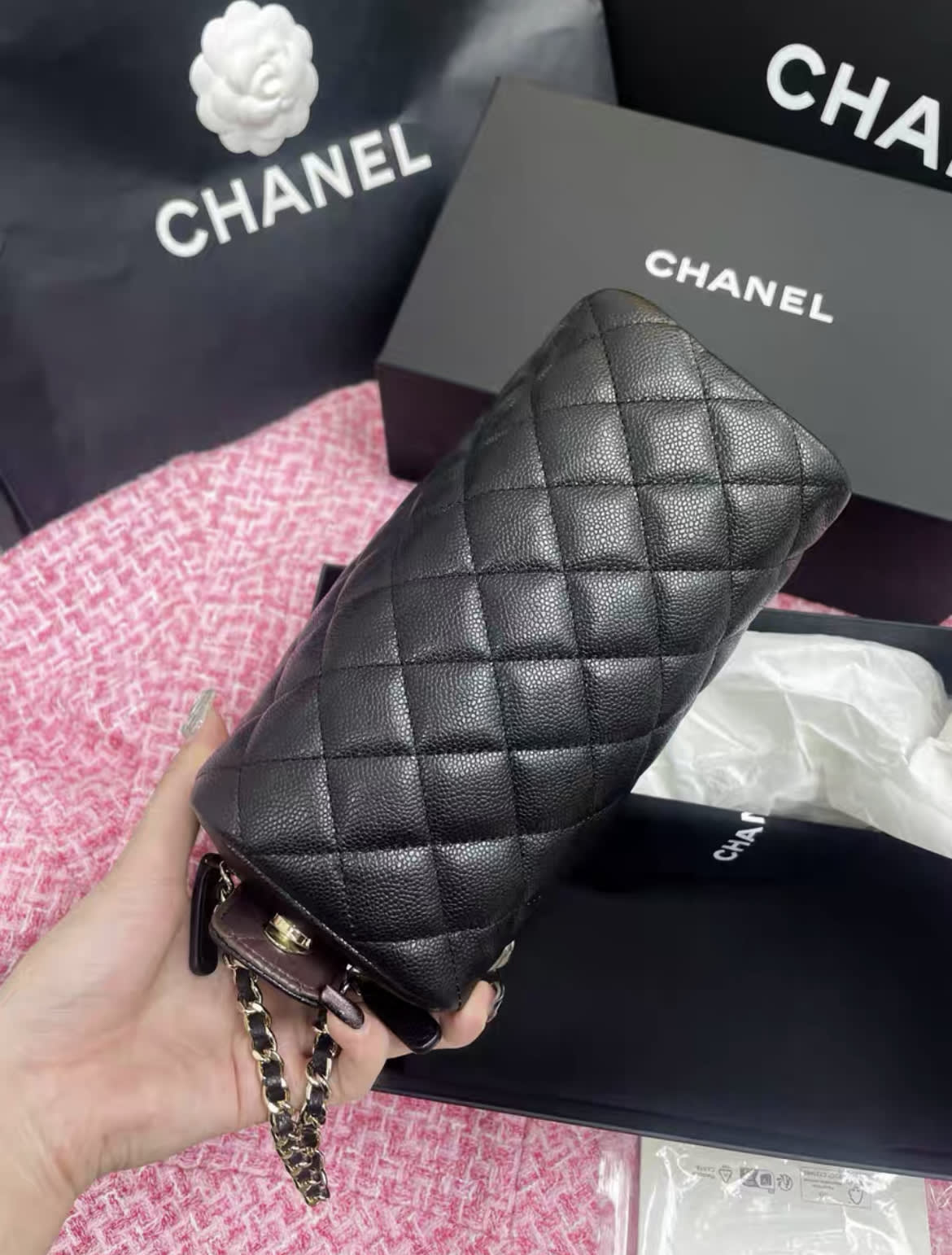 chanel travel toiletry bag Chanel 24 black gold lychee leather makeup toiletry bag clutch – Wararni.com