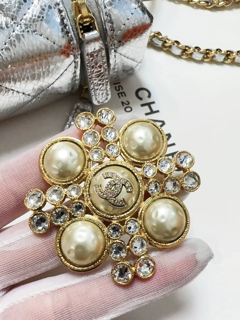 Chanel 22A pearl and rhinestone Baroque vintage double C cross brooch