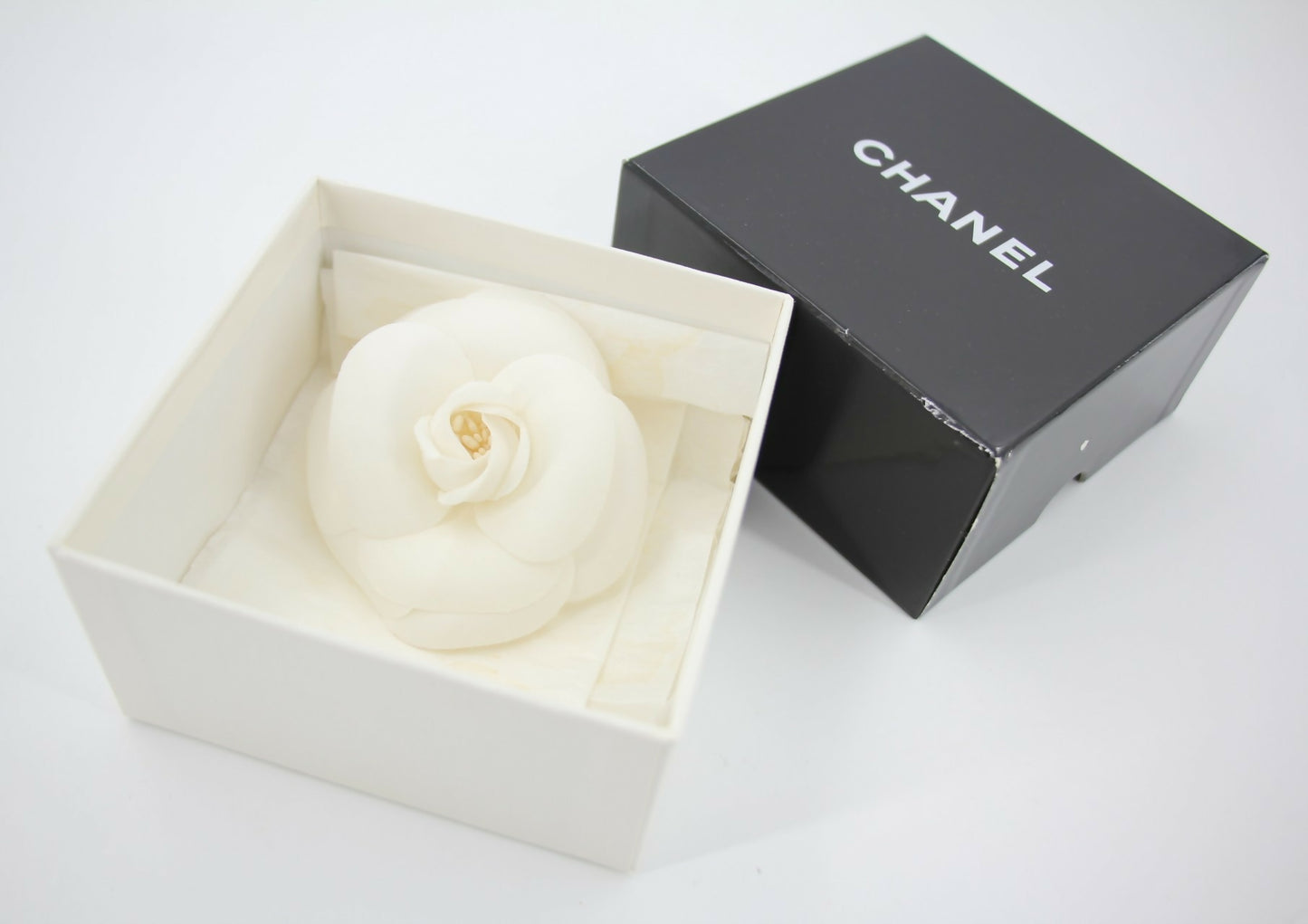 Chanel Vintage 81-85 Silk White Camellia Brooch