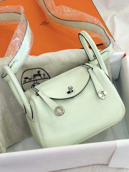 Hermès Mini Lindy Vert Criquet / Mint Green Swift Leather with Hardware