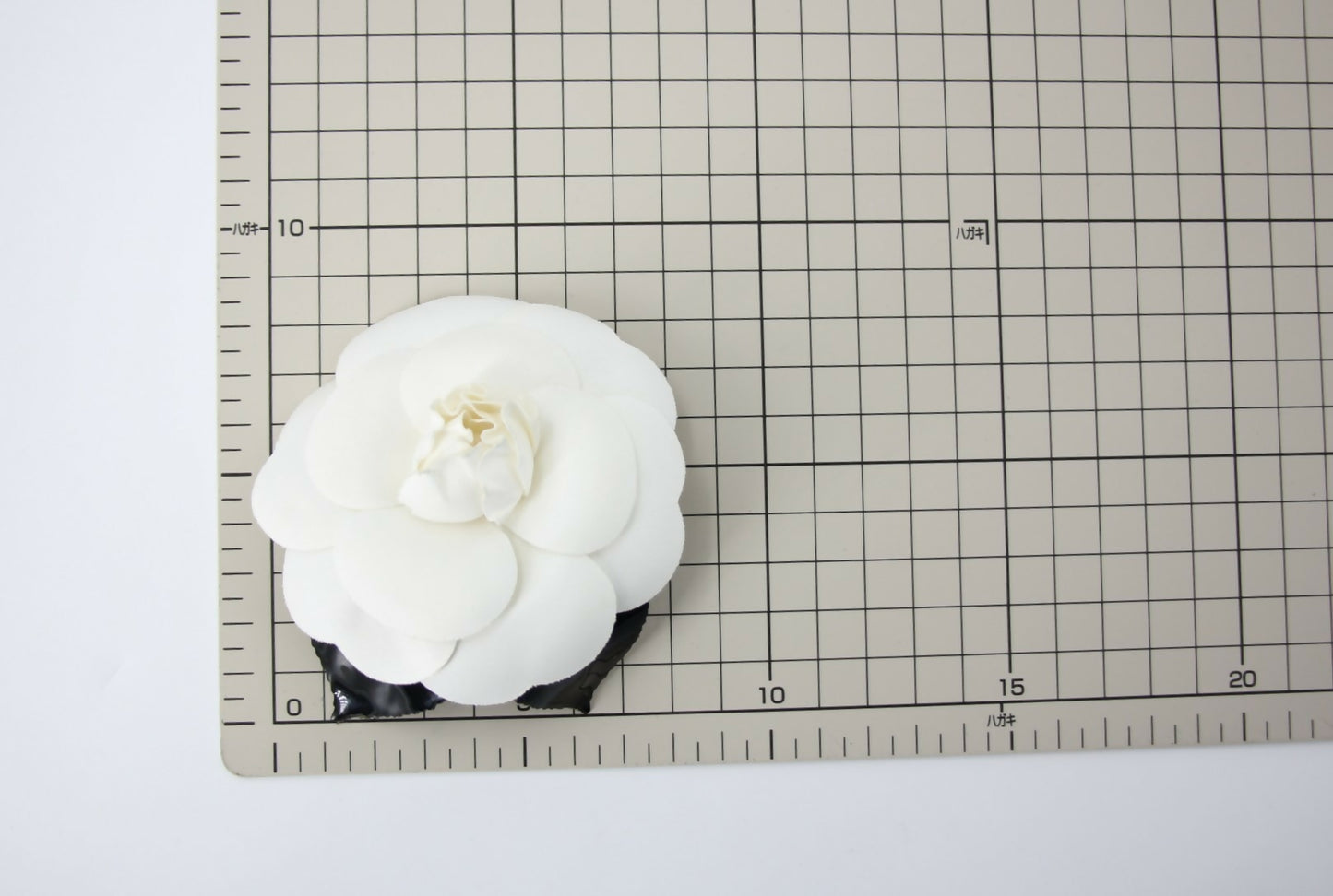 Chanel Vintage 81-85 Velvet Black Leaf White Camellia Brooch