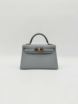 Hermès Kelly 20 Miel Shiny Alligator PHW G 2026Hermès Kelly 20 Gris Pantin Epsom Permabrass Hardware G 2026