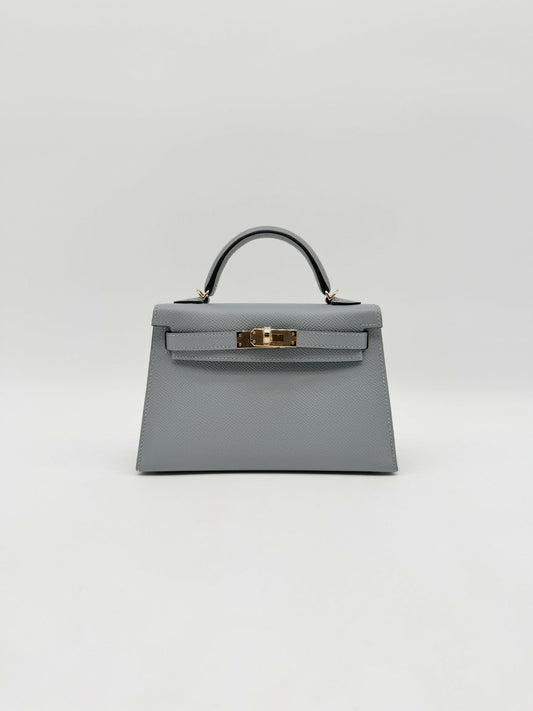 Hermès Kelly 20 Miel Shiny Alligator PHW G 2026Hermès Kelly 20 Gris Pantin Epsom Permabrass Hardware G 2026