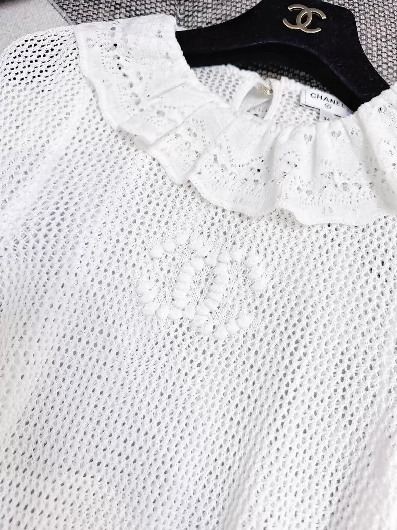 Chanel 25P white ruffled collar top