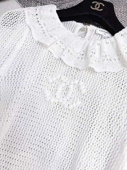 Chanel 25P white ruffled collar top