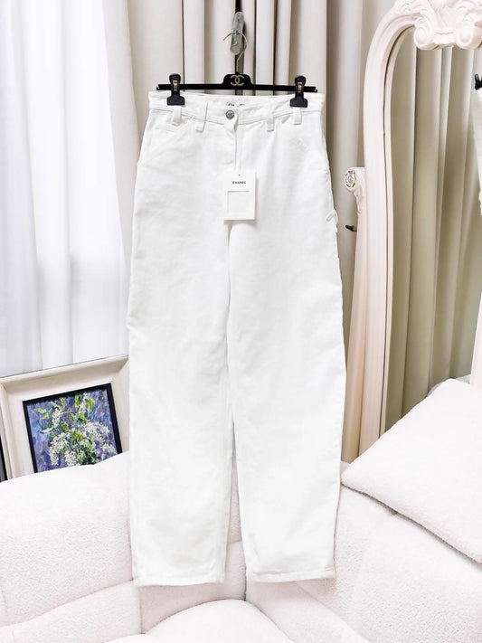 Chanel 26P white cargo jeans with double C logo