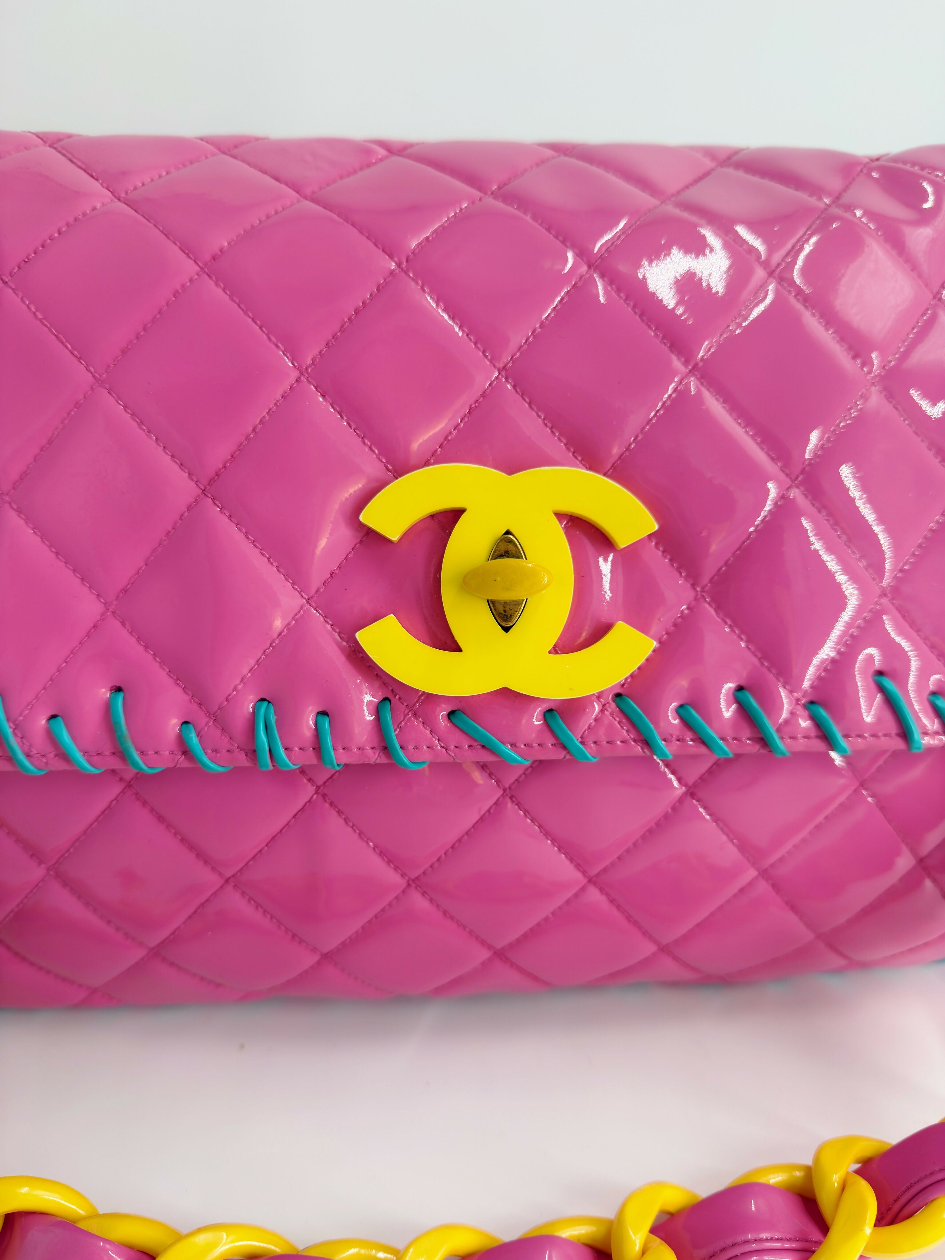 ●CHANEL シャネル●ブローチ●1994年秋冬●45.8 x 46.3 mm ブローチ - メタル & ストラス、ゴールド、シルバー