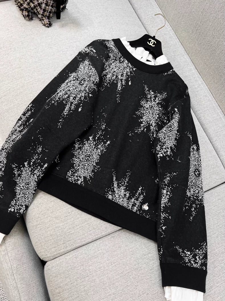 Chanel 25b black top