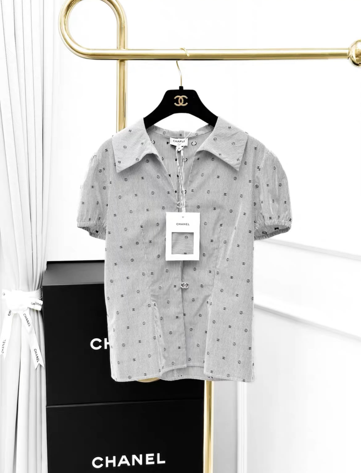 CHANEL Chanel 24 trendy shirt size 38 gray CC diamond button - Medium Shirt - Vintage fashion from Wararni