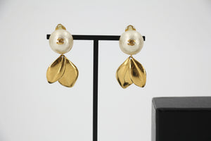Chanel Vintage 99P Imitation Pearl Gold Leaf-Shaped Pendant Earrings