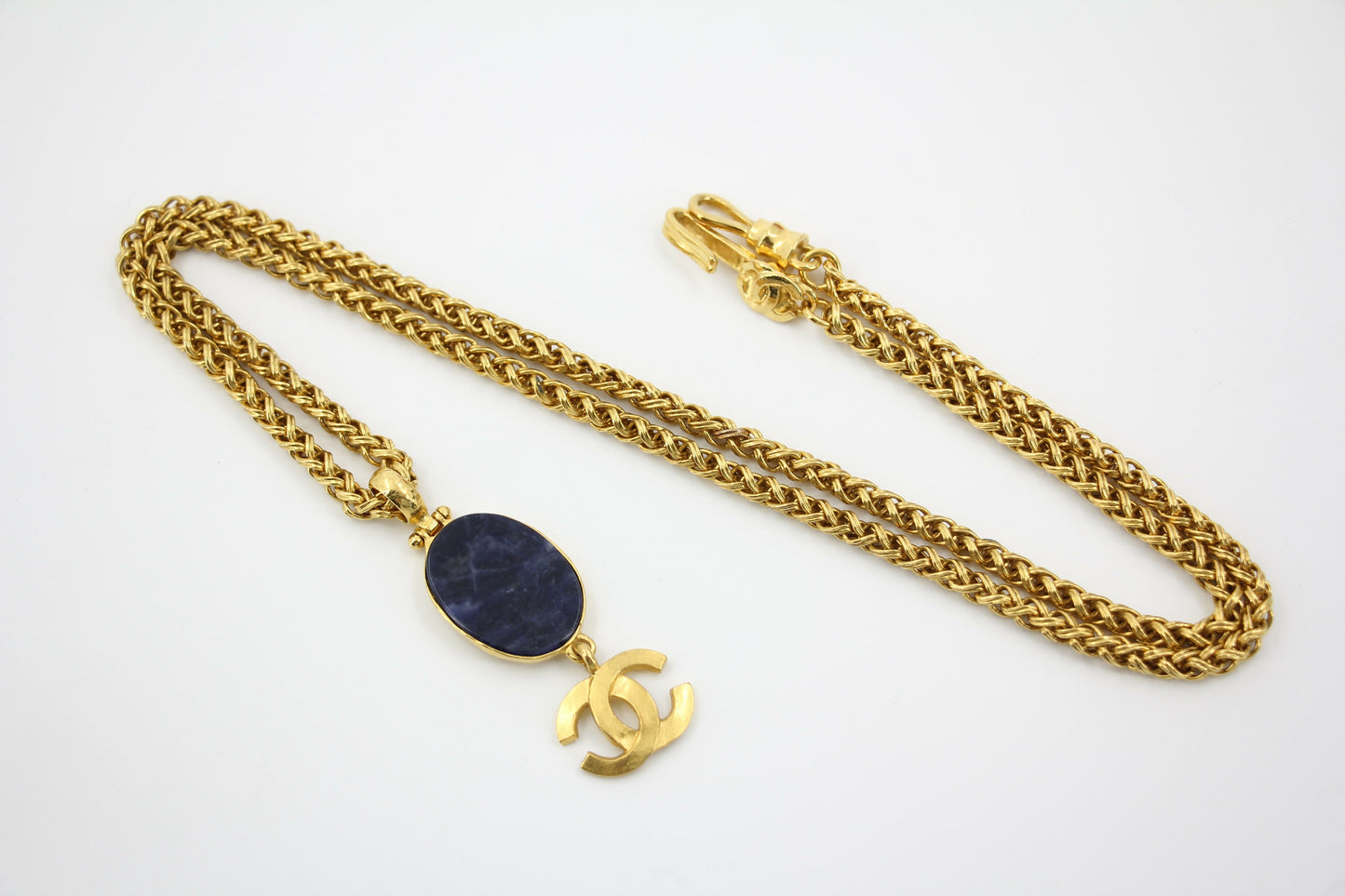 Chanel Vintage 95A Lapis Lazuli Marble Blue Oval Pendant Gold Plated Necklace