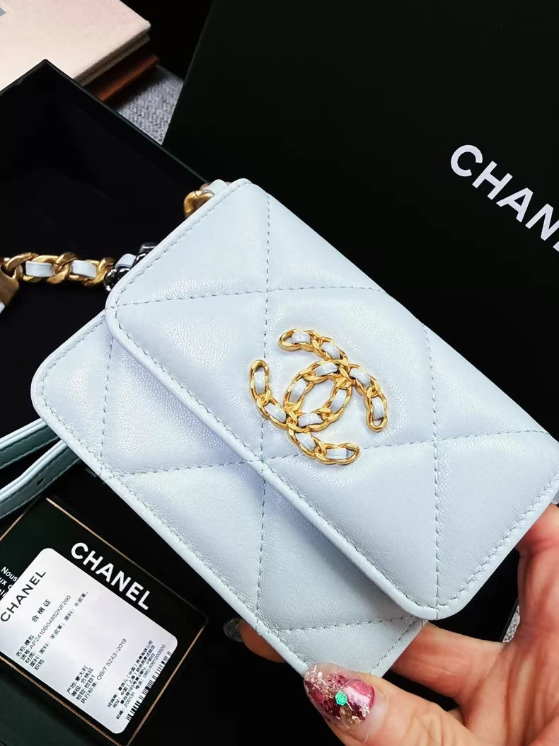 Chanel 21K light blue glossy lambskin 19bag series waist bag