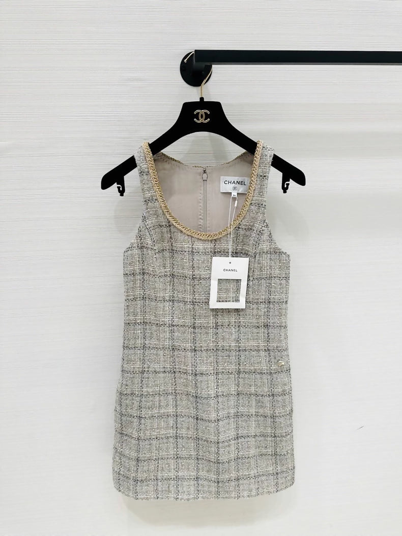 Chanel 25b grey plaid dress, F34