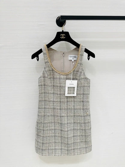 Chanel 25b grey plaid dress, F34