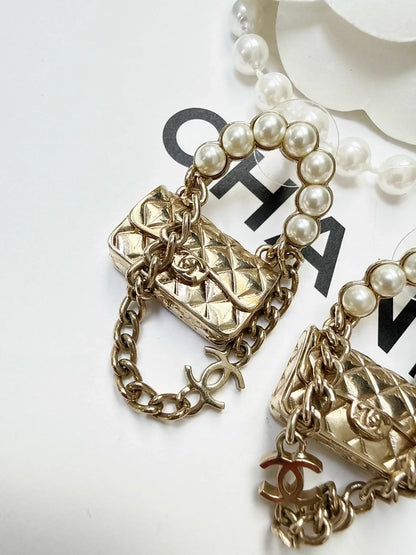 Chanel 21s pearl chain bagvearrings