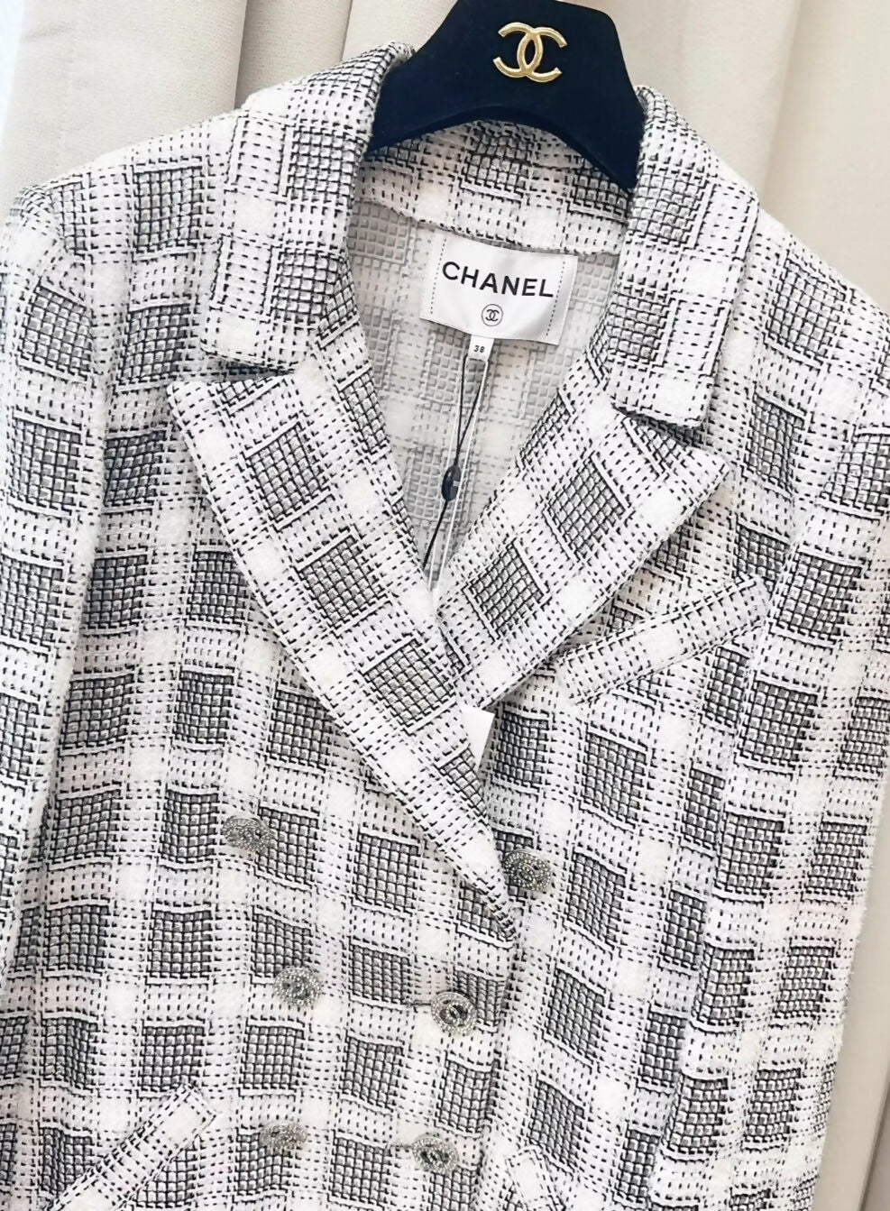 Chanel 20P black & white jacket