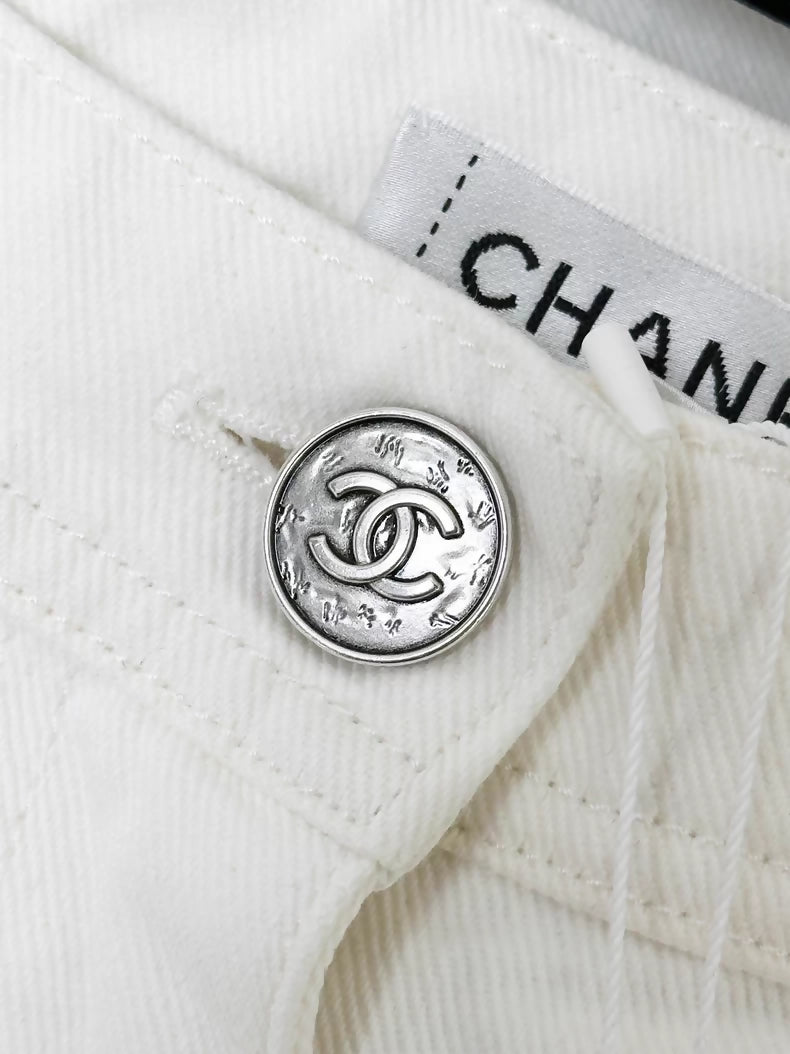Chanel 26P white cargo jeans with double C logo