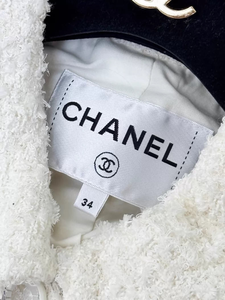 Chanel 19C ecru Tweed Jacket