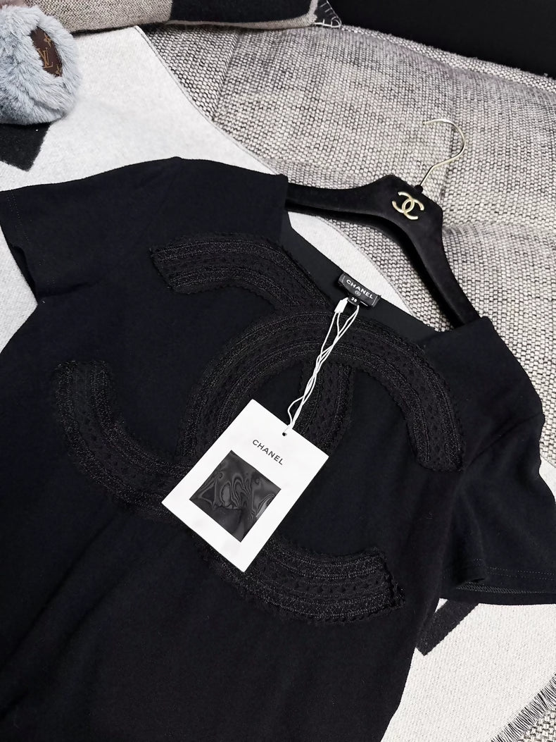 Chanel 24K black short-sleeved top