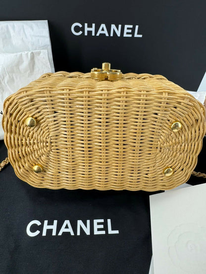 Chanel Cruise 2025/26 Braided Rattan & Gold-Tone Metal Beige Vanity Case