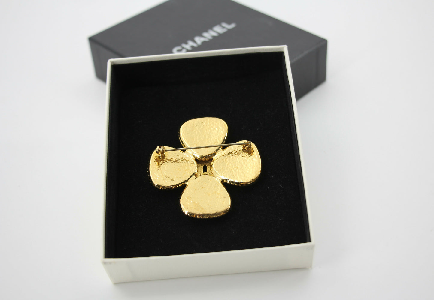 Chanel Vintage 96A Gripoix Orange Clover CC Brooch