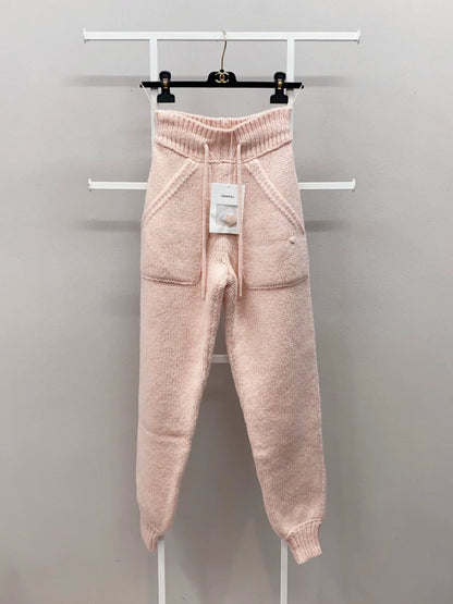 Chanel 21b light pink knitted pants