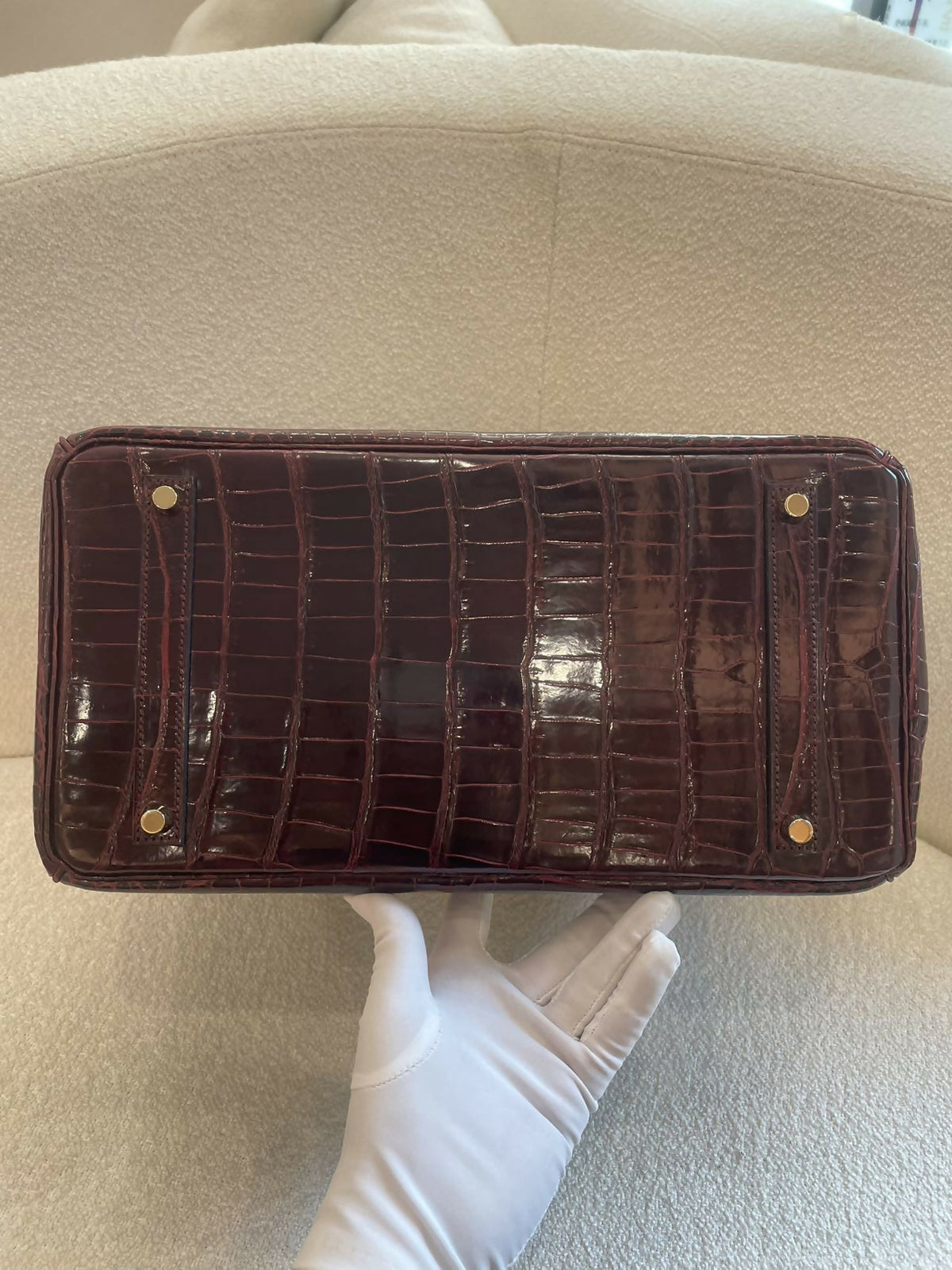 Hermès Birkin 35 Bordeaux / Burgundy Shiny Porosus Crocodile with Gold Hardware Square