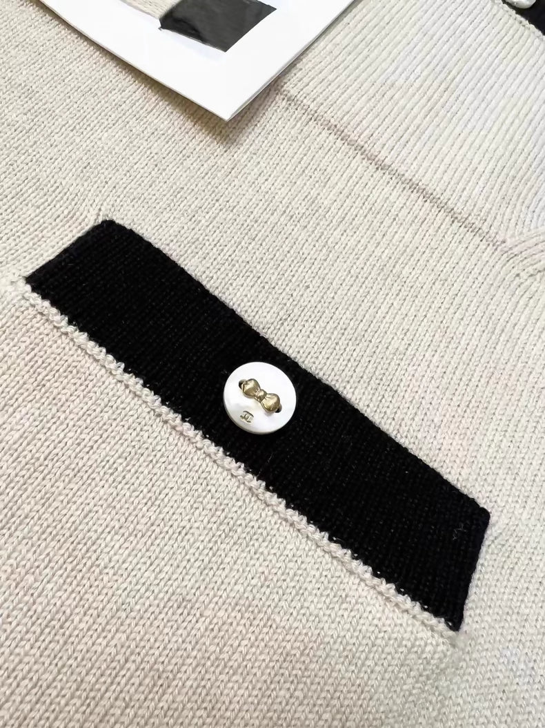 Chanel 25k beige and black skirt