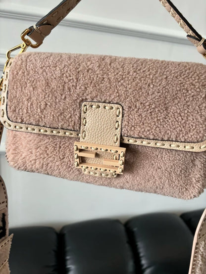 Fendi Baguette bag in pink shearling,
