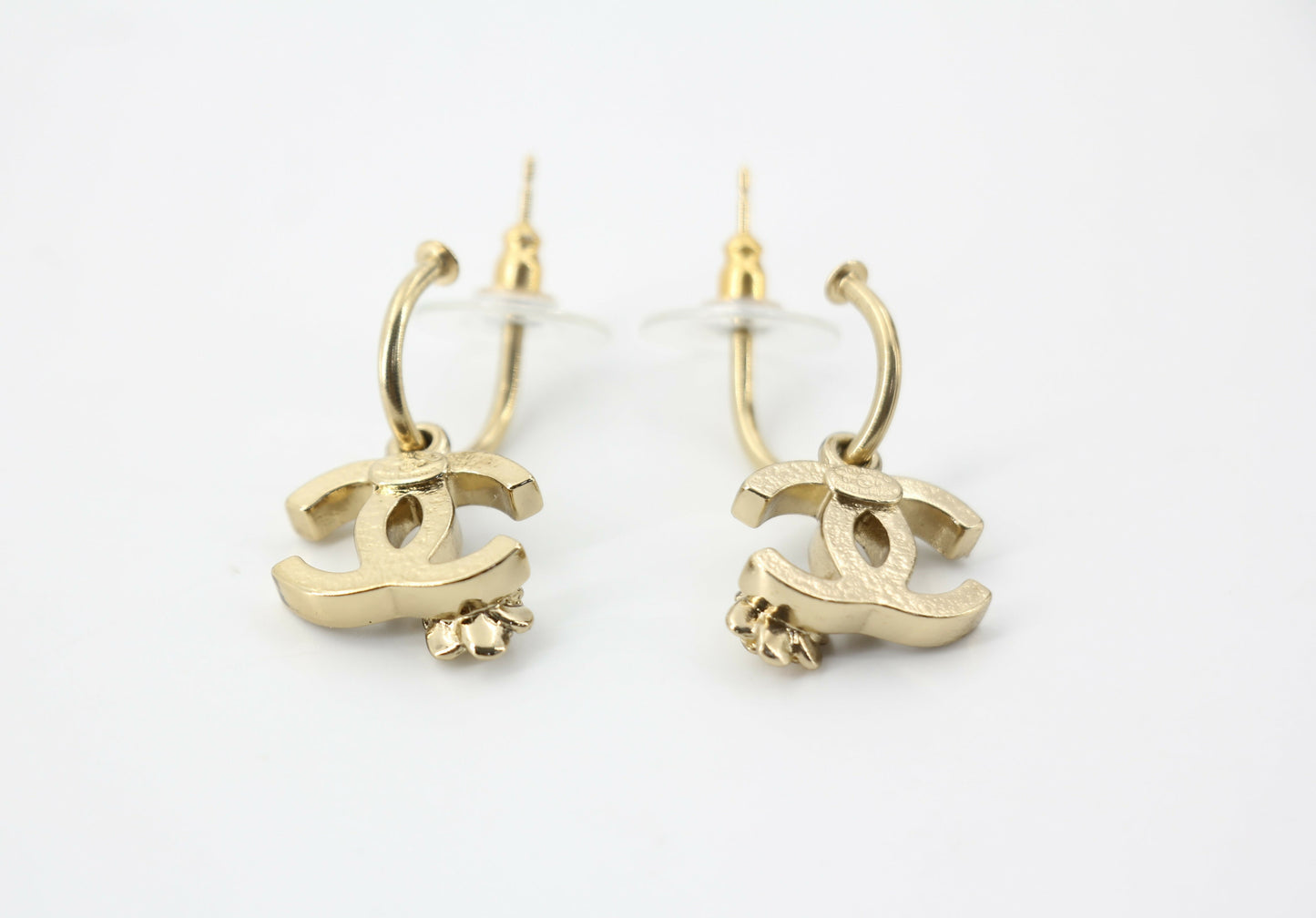 Chanel Vintage 07P Metal Gold Camellia Pendant Hoop Stud Earrings