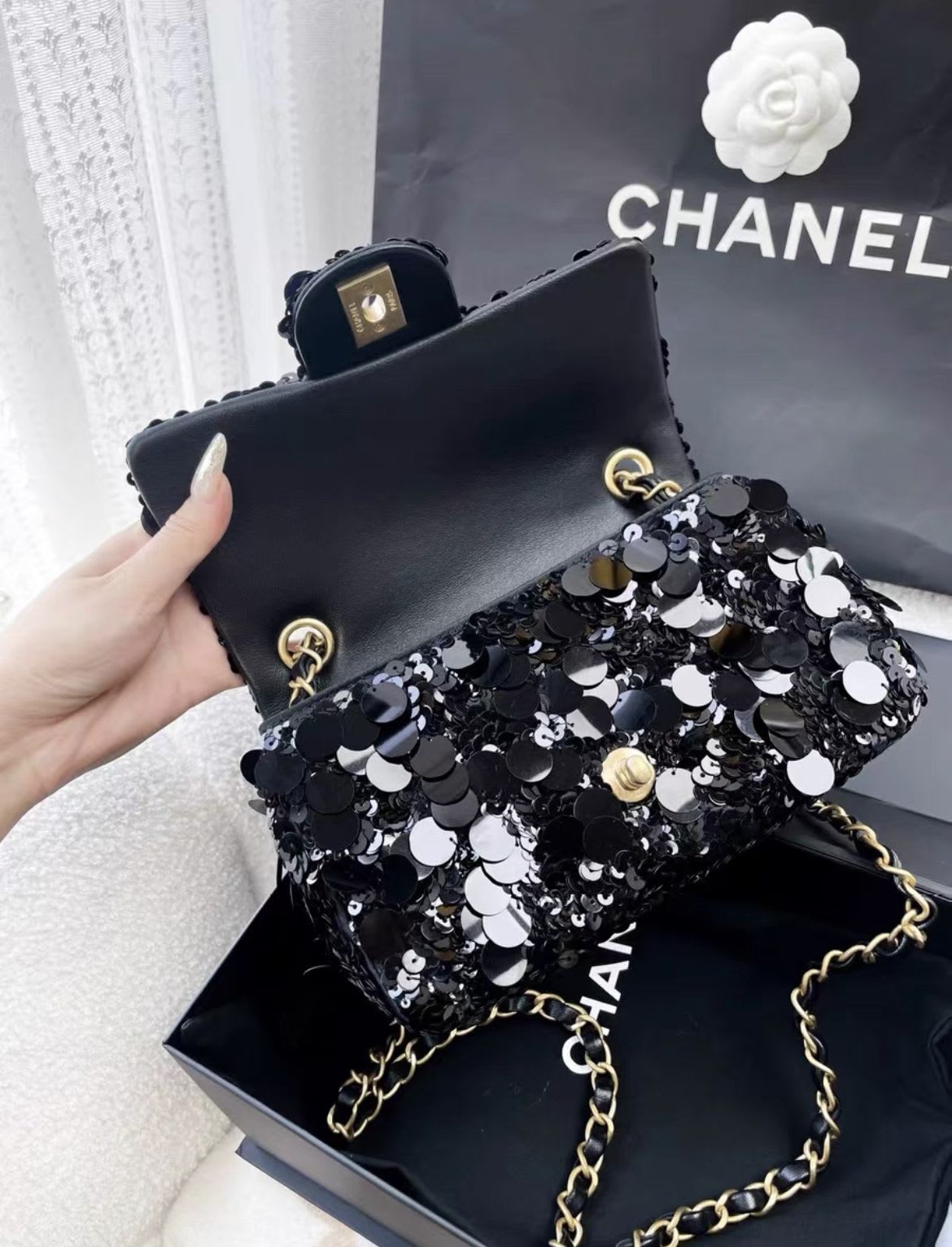 Chanel 22 black sequin cf large mini chain bag