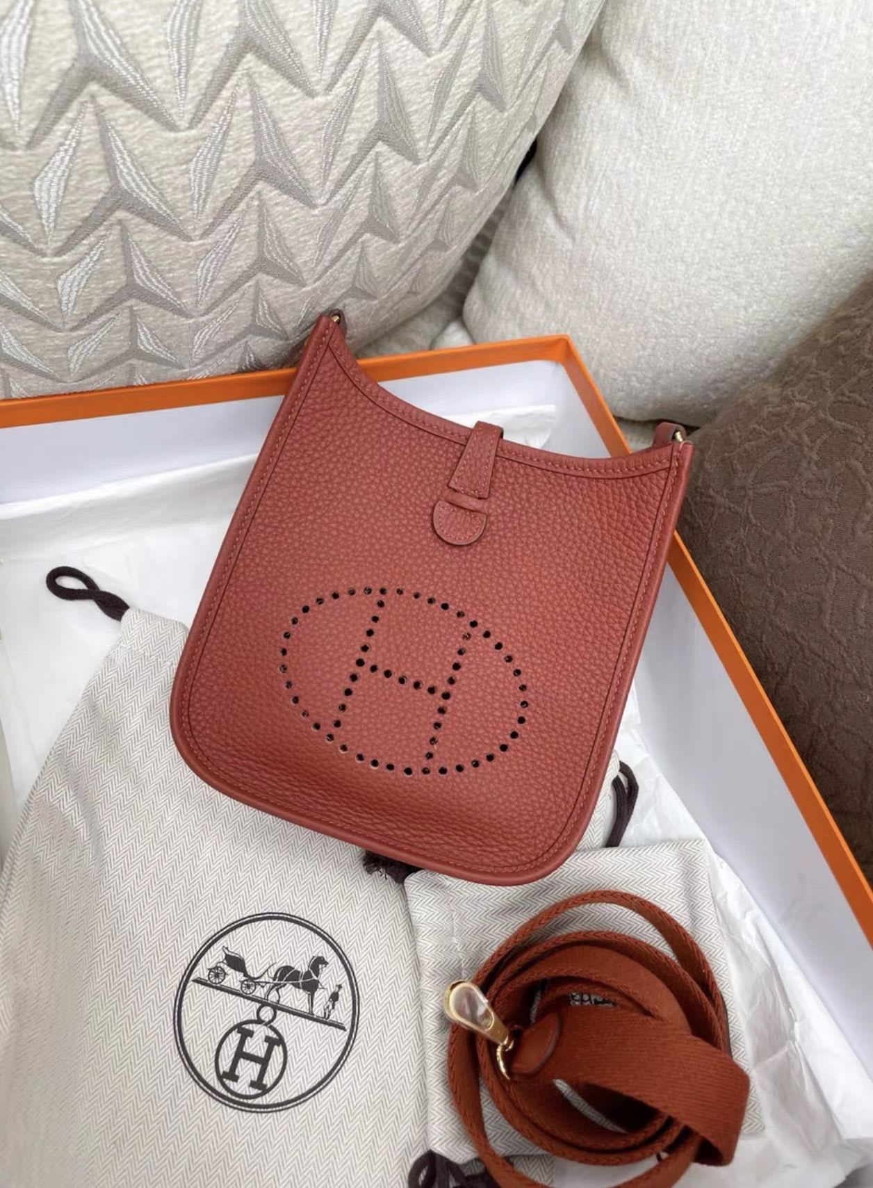 Hermès Hermes Mini evelyne brick red gold - Mini Crossbody Bag - Vintage fashion from Wararni