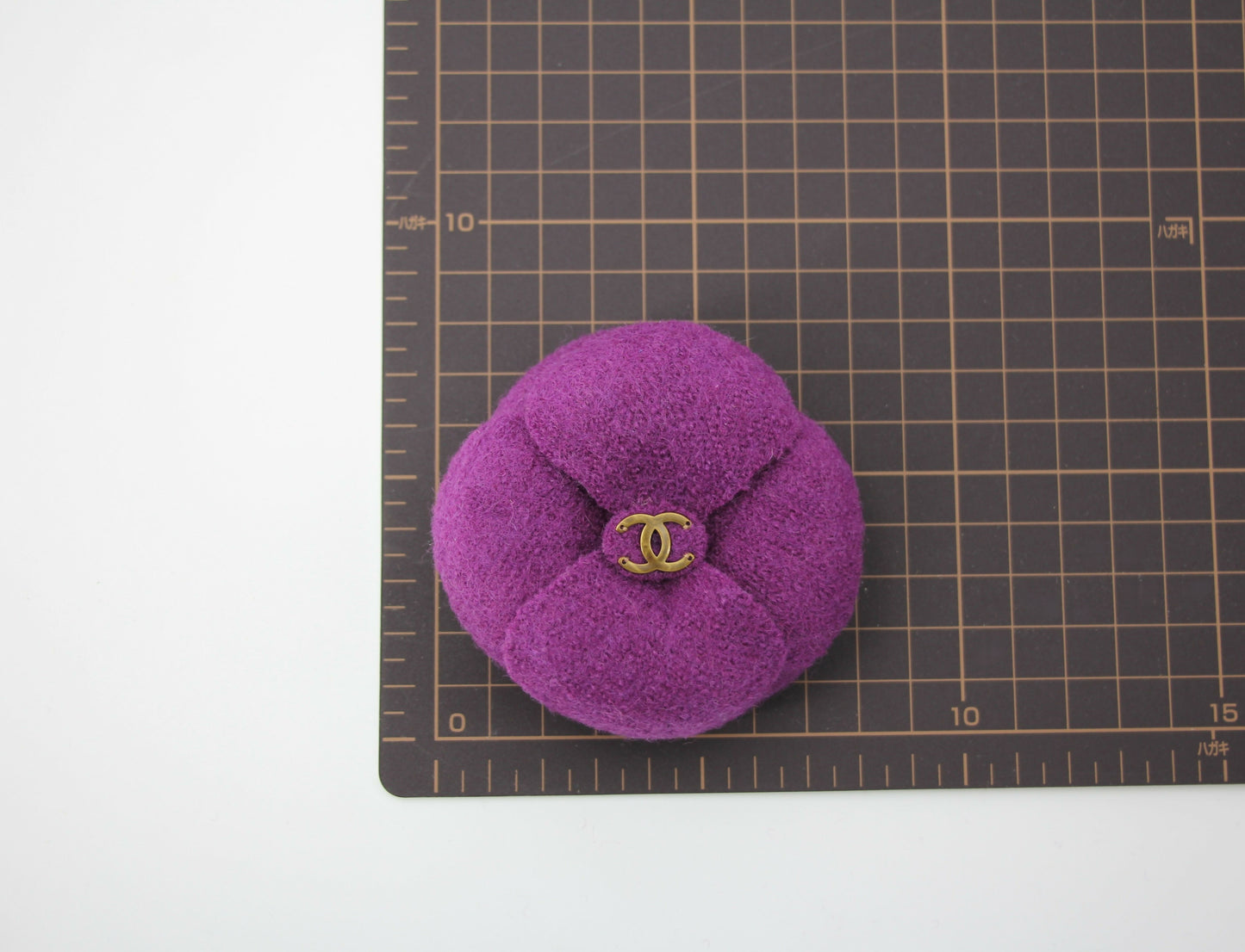 Chanel Vintage 81-85 Tweed Purple Large Camellia Brooch