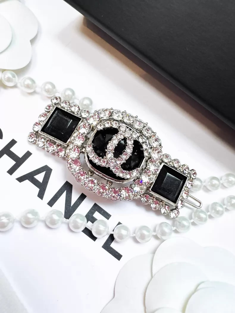 Chanel 20K black and white full diamond logo gemstone silver hair clip