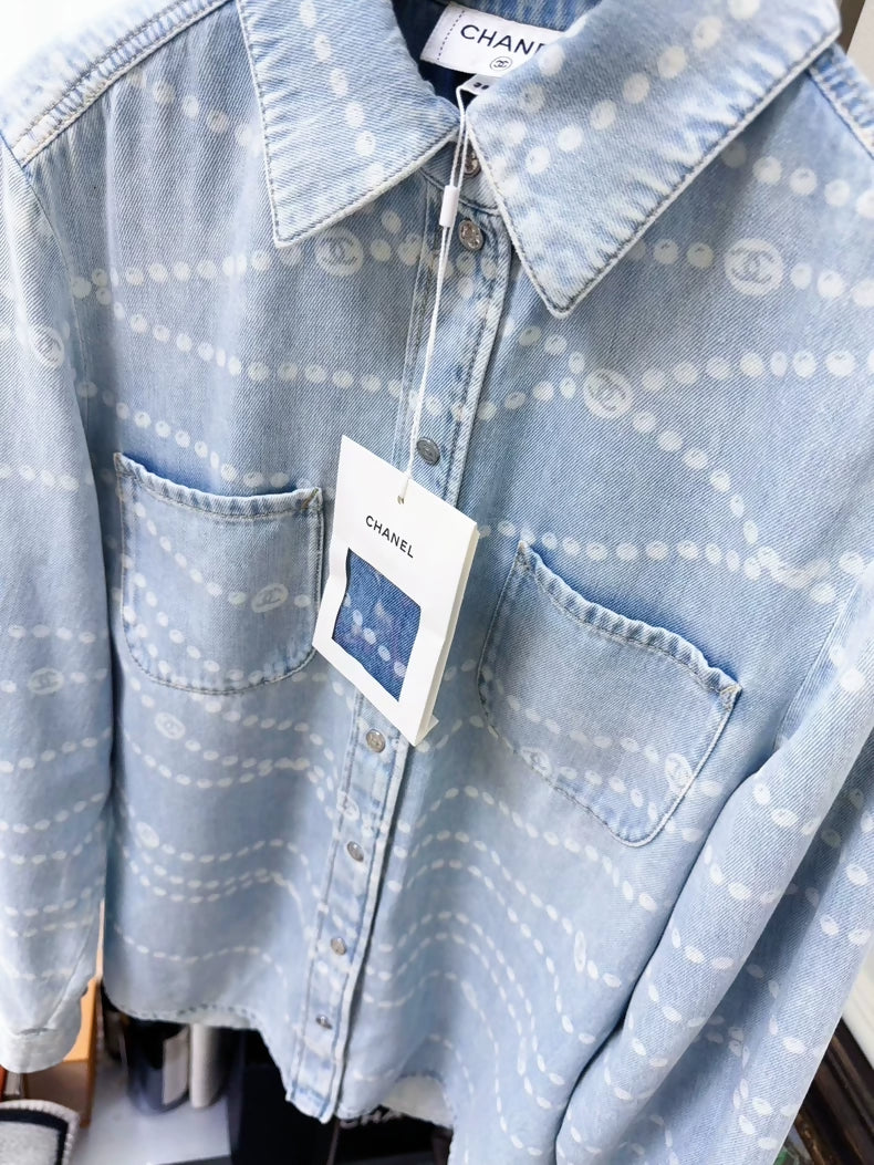 Chanel 25p light blue pearl print all-over logo denim shirt/jacket,