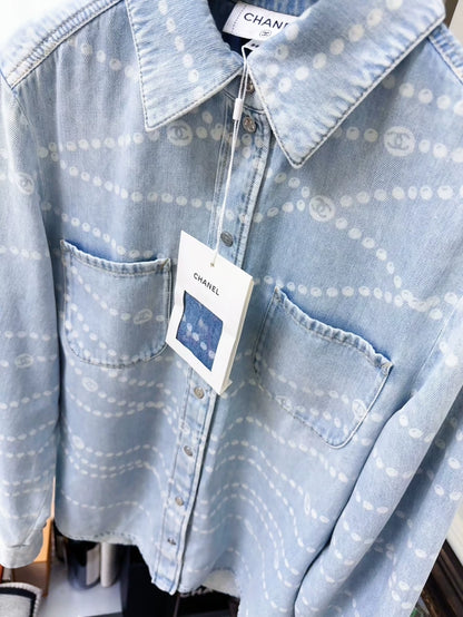 Chanel 25p light blue pearl print all-over logo denim shirt/jacket,