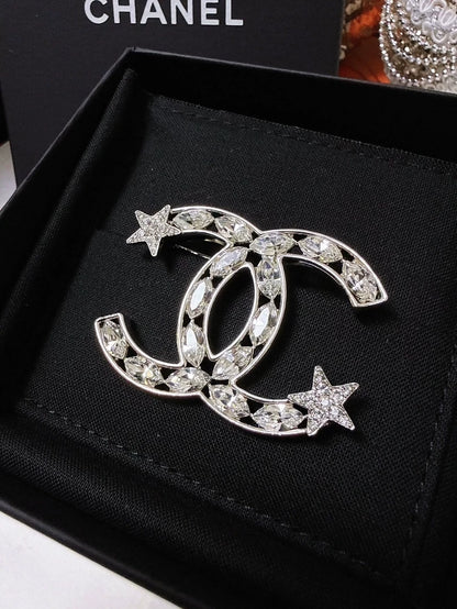 Chanel 2020 Spring/Summer double C silver diamond brooch
