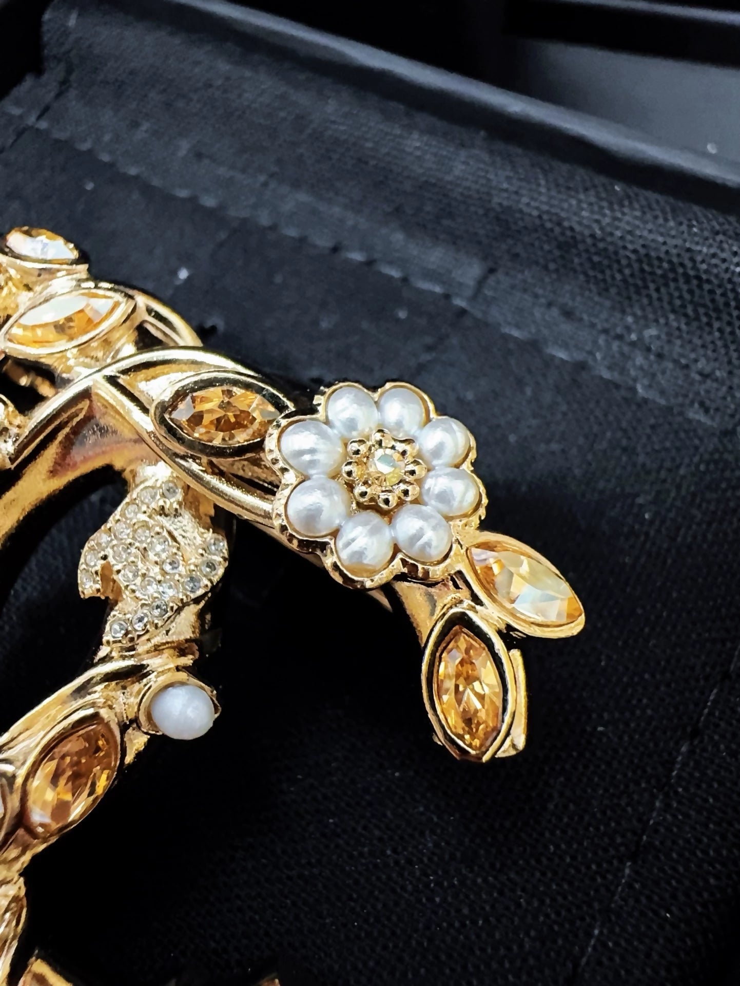 Chanel 22k light gold flower double C large brooch