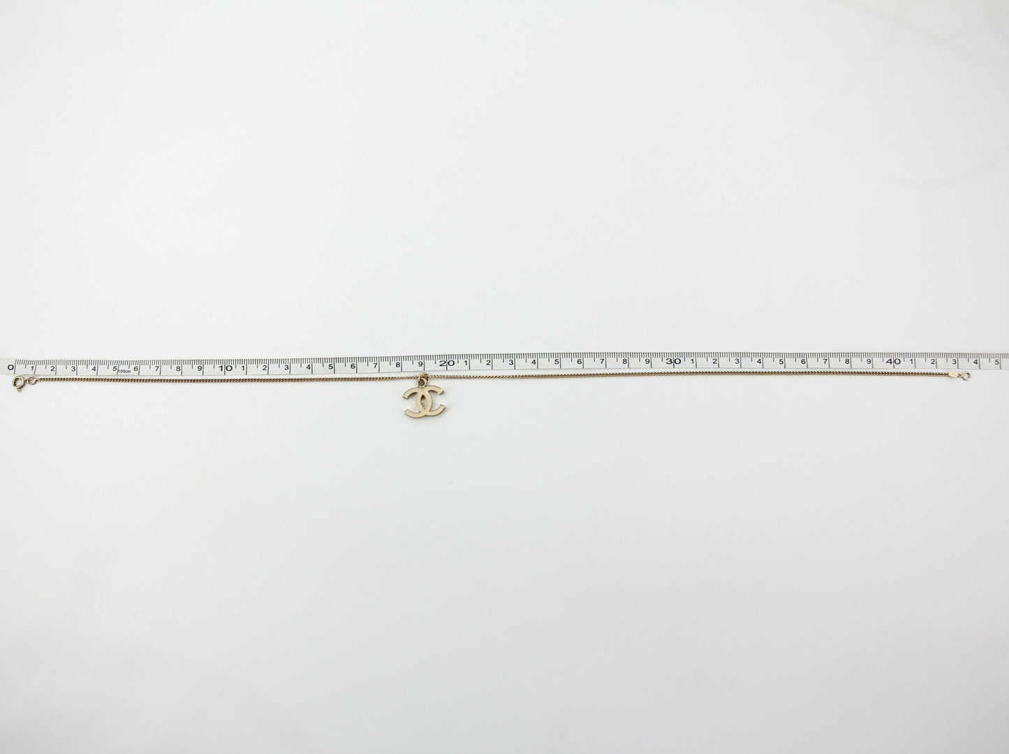 Chanel Vintage 04V Enamel Classic White CC Light Gold Necklace