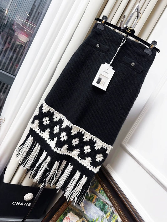 Chanel 21K Black and White Knit Skirt